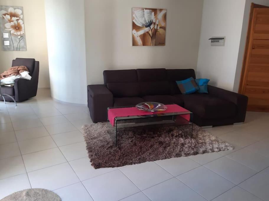 Lovely Two Bedroom Apartment St. Paul's Bay Exterior photo
